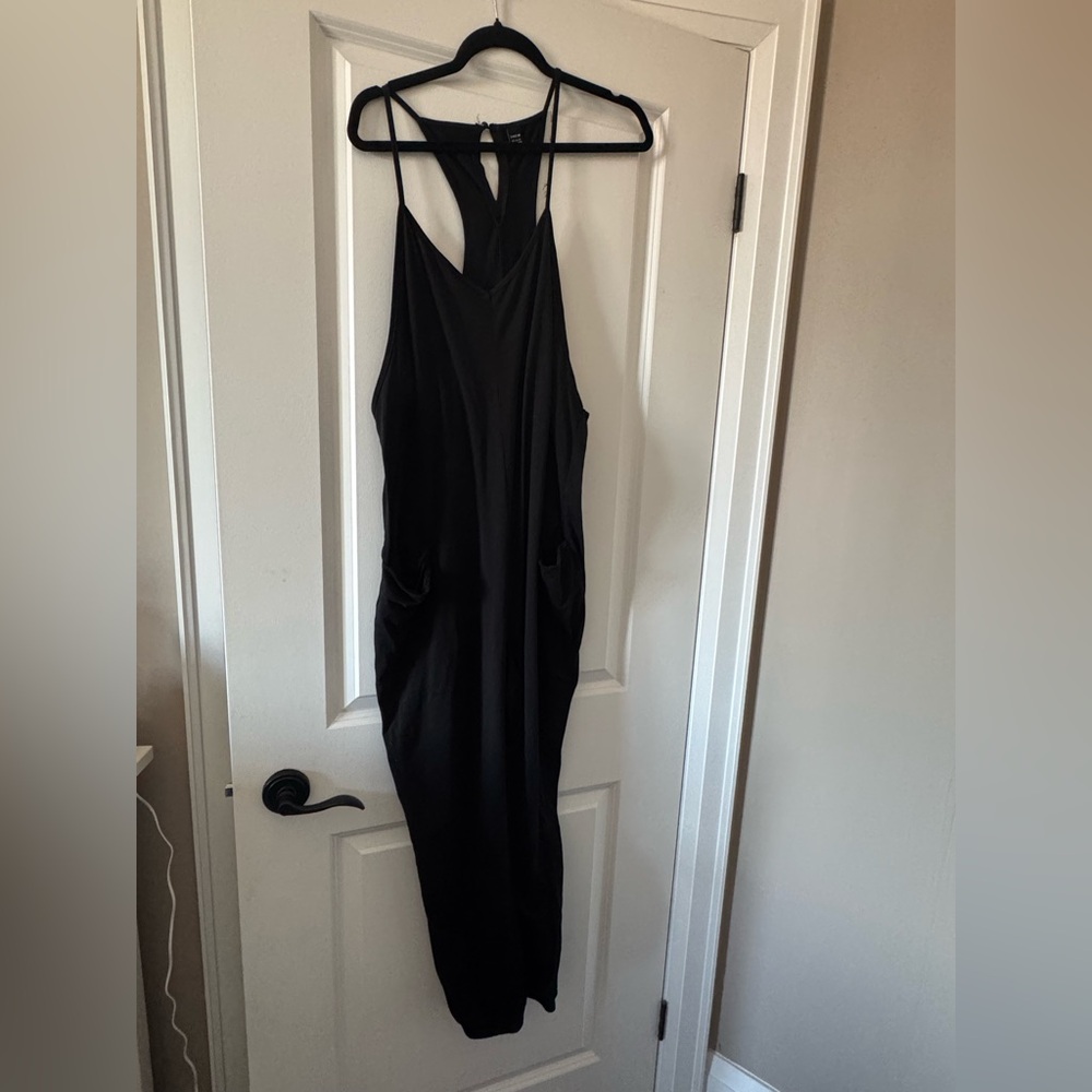 Elegant Black Sleeveless Dress